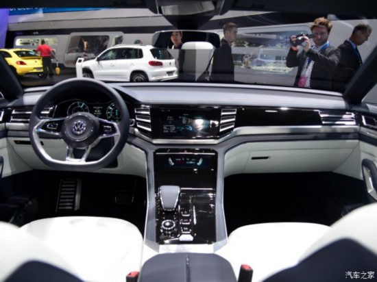 (M(jn)) Cross Coupe 2015 GTE Concept