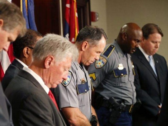 白警枪击黑人小贩 目击者高喊:我的天哪!