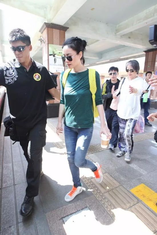 连王菲宋仲基都穿小脏鞋 你要不要一起跟着买！