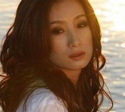 秦海璐割完双眼皮眼睛比刘涛大 没想到秦海璐