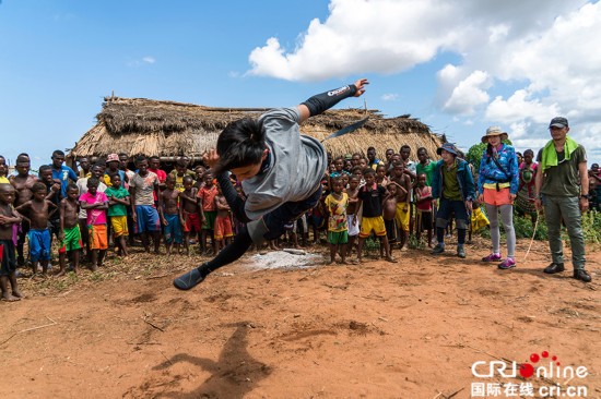 我们的法则》吴奇隆不慎摔落 黄子韬秀武术空