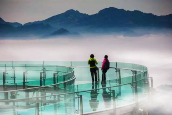 在很久很久以前,有一个霞姑的传说