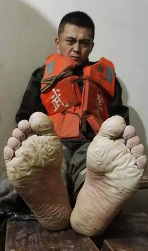 美丽大脚 抗洪战士焦磊是临沂人 父母:为你骄傲