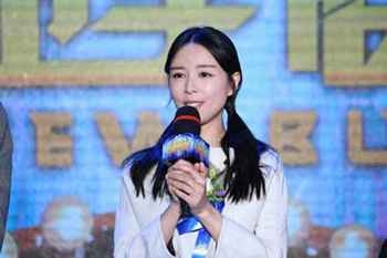 张静初用辣条喂狗是什么意思?《快手枪手快枪