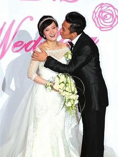 陈妍希将大婚 孕肚照曝光 盘点挺孕肚披婚纱的