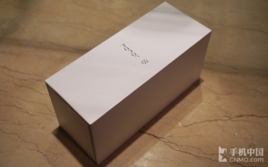 荣耀8评测:双面玻璃+双镜头 智灵键与指纹结合