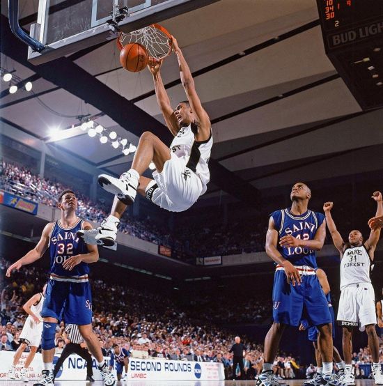 邓肯正式退役 回顾其传奇生涯:联盟再无沉默石