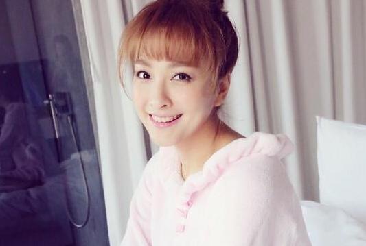 曝吴昕闺房狼藉 谢娜:吴昕家甚至没有下脚的地