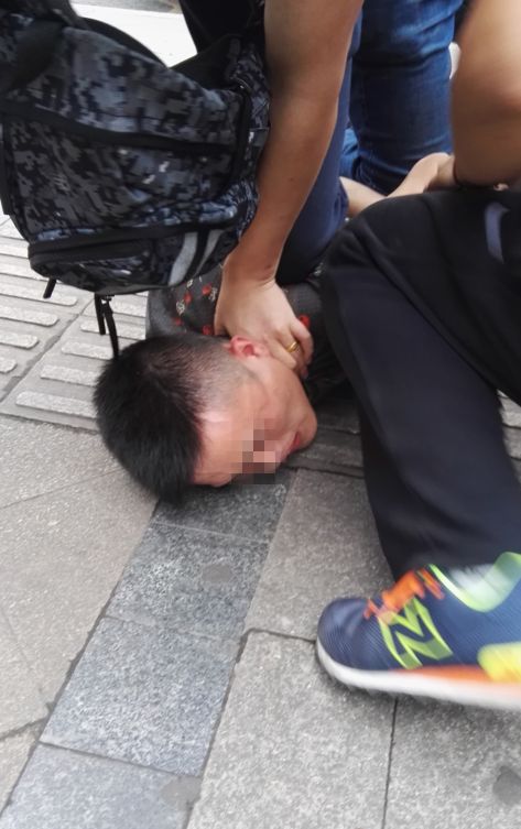 种大麻男子备婚遇警，婚礼之日铐手镣