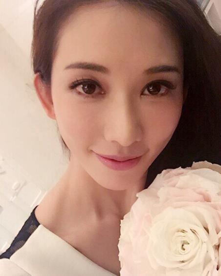 八公舉:面無表情卻看起來像“微笑” 嘴角上揚畫法+微整.zip