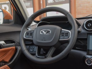 �������� ����X3 2016�� 1.6L �ֶ�����V��