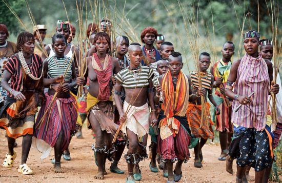 摄影师拍埃塞俄比亚原始部落生活景象(高清组