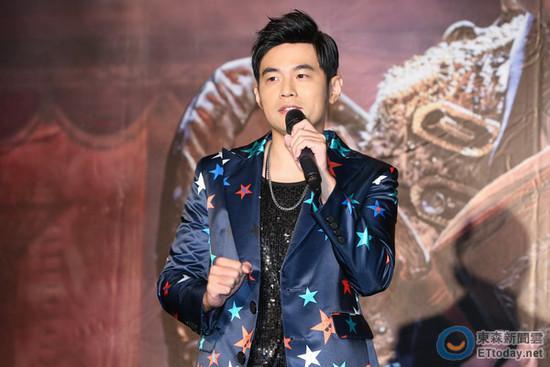 那英调侃周杰伦 中国新歌声首播周董遭众导师