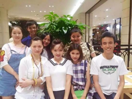 关晓彤微博晒美照 郑爽欧阳娜娜 细数清纯貌美