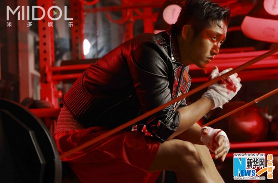 邹市明时尚写真曝光 探索背后温柔的力量