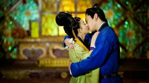 看陈晓赵丽颖如何从无名配角到被动情侣(图