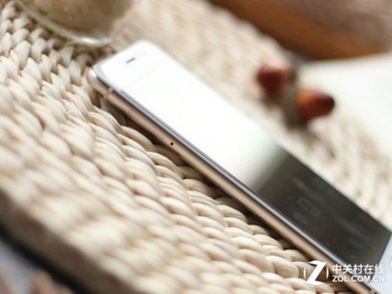 颜控党购机法则:外观销魂 自拍强势