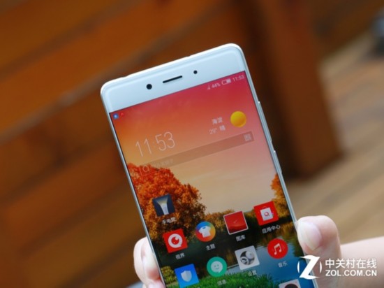 颜控党购机法则:外观销魂 自拍强势