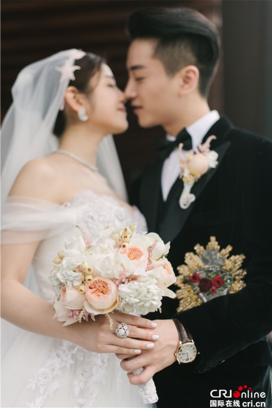 陈妍希乘舟嫁陈晓 陈晓陈妍希大婚花絮:家里妍