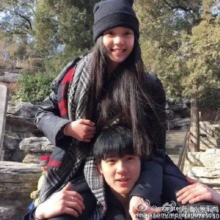 谭松韵回应与刘昊然恋情称单身 刘昊然还是和