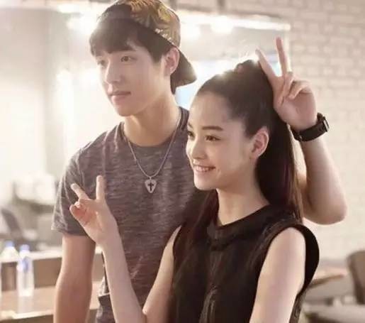 谭松韵回应与刘昊然恋情称单身 刘昊然还是和