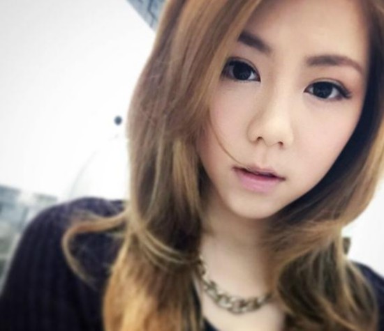 邓紫棋重现金鱼嘴 跟八年前一模一样(图)