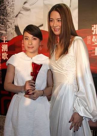 赵薇参加Baby庆生派对 与黄晓明夫妻合影 看女星同框比美拼颜值