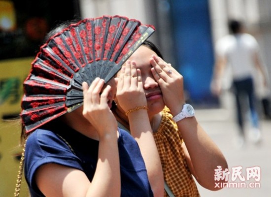 上海直逼40℃是什么感觉?亲身给城市量体温