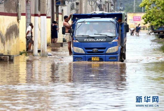 河南安阳暴雨洪灾致62万人受灾