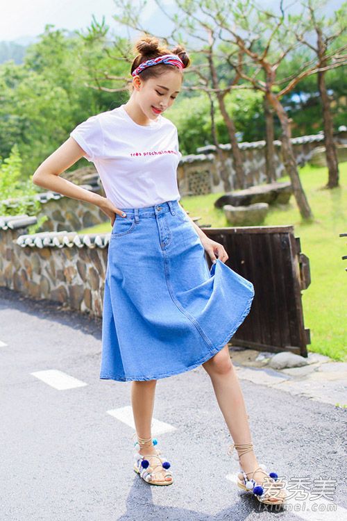 夏天必备牛仔裙 牛仔半身裙如何搭配