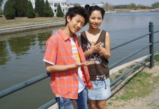 张一山杨紫亲密互撩 称杨紫男神遭吐槽