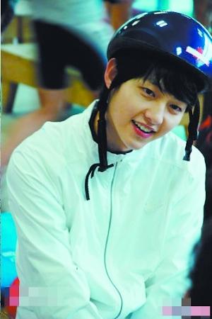 鹿晗宋仲基王嘉尔 堪比专业选手的运动男神们