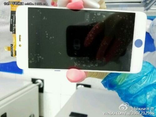 Home键撞脸iPhone 7 锤子T3渲染图亮相