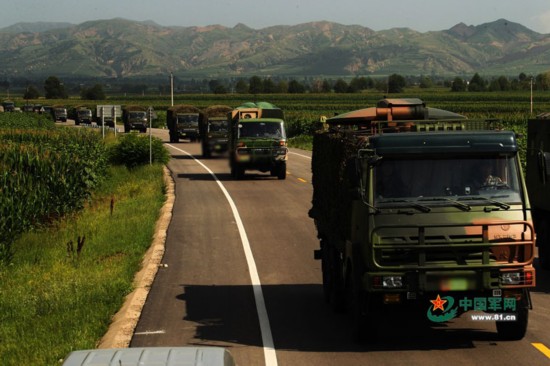 跨越-2016·朱日和B 攻坚豹子 挥师北上险象环