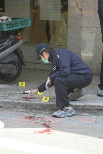 杀人嫌犯躲进深山老林