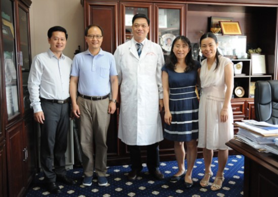 美国爱荷华大学口腔医学院教授到广西医科大学