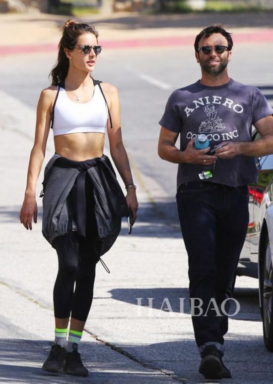 运动健身也必须要时髦!有Gigi、Bella Hadid“高颜值”运动服来撑腰,你还会拒绝健身房吗?