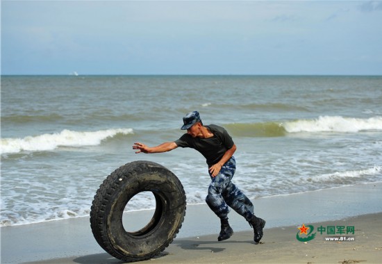 霸气|雷达兵的极限体能训练都是特种兵的套路