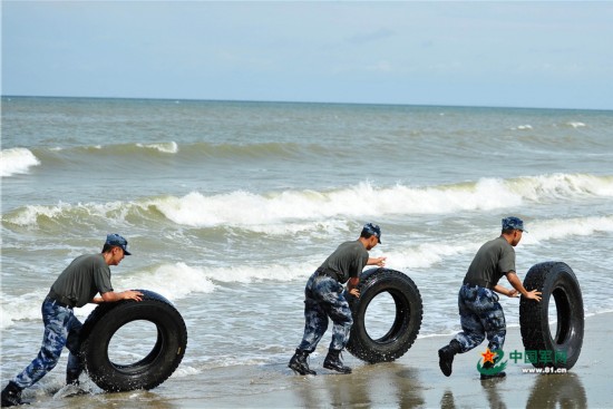 霸气|雷达兵的极限体能训练都是特种兵的套路