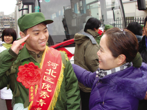 天津推进双拥在基层积极服务优抚对象