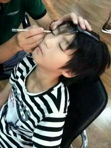 扒皮TFboys:王俊凱爸爸開出租易烊千璽學霸跳級初中v爸爸江油圖片