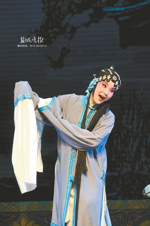 江苏淮剧团青年演员迎考核 汗湿 青衣 不怠工