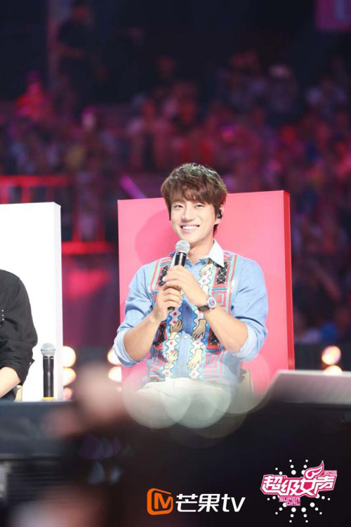 尚雯婕含泪回归超女 评审团求助导演直播改赛