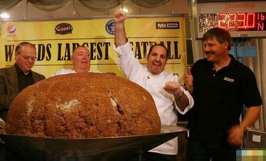 男模挑战穿100条内裤失败!盘点雷人的吉尼斯纪