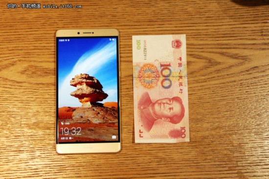 荣耀NOTE8评测 性价比出众的大屏旗舰