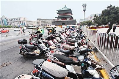 西安交警查扣 电动两三轮车40240辆