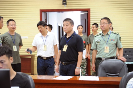 席龙海到县人武部检查征兵体检工作