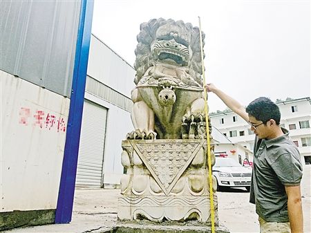 笨贼偷6吨重石狮子转天送回 没赚钱还欠债被抓