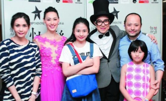 邱淑贞15岁大女儿穿和服 与妈妈越长越像