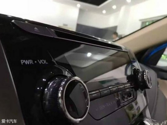 �¿�YARiS L �������ε��� ϸ���ϵ���